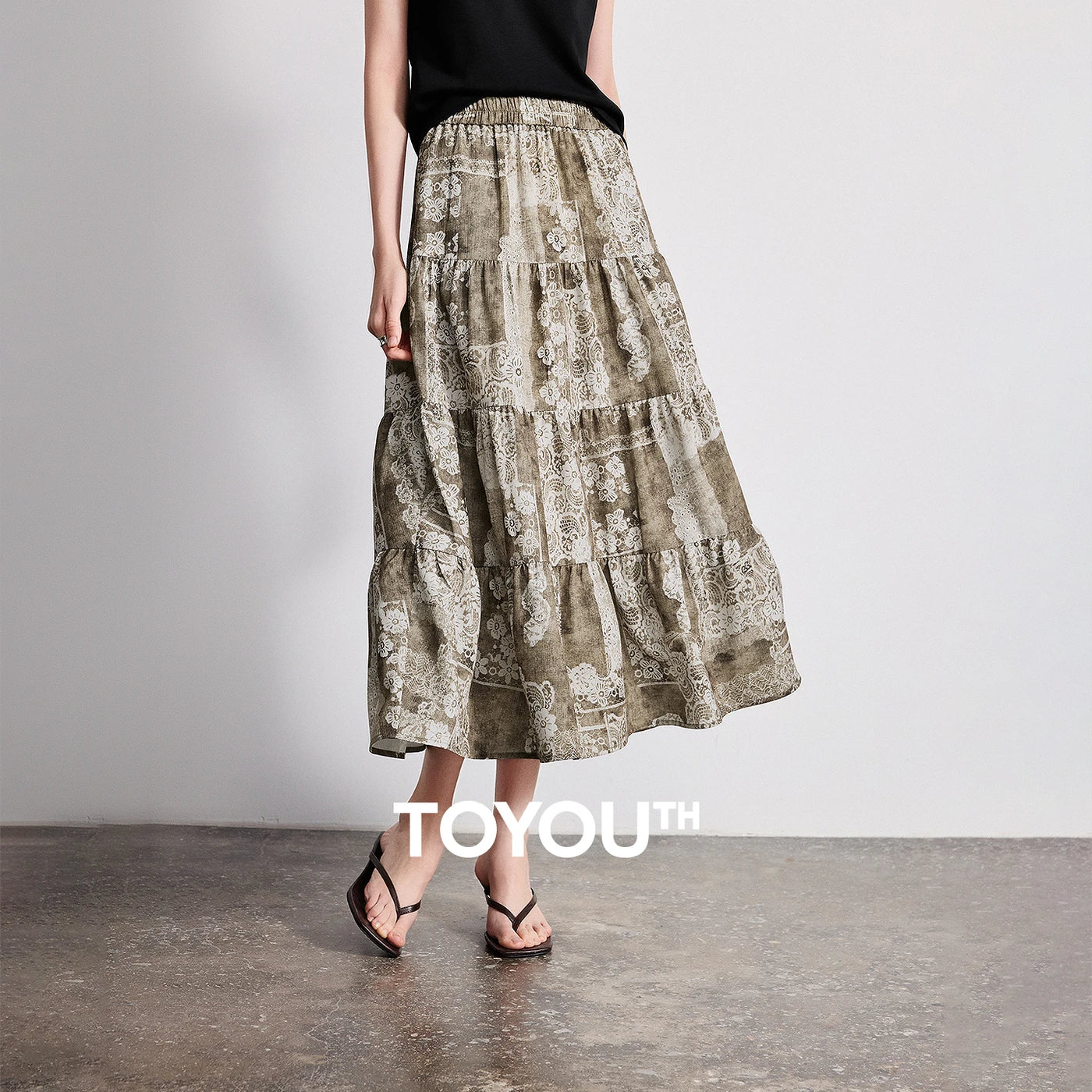 Saia Midi Feminina Floral em Camadas