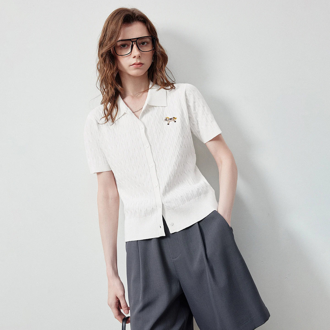 Blusa Feminina Polo de Tricô com Bordado Pônei