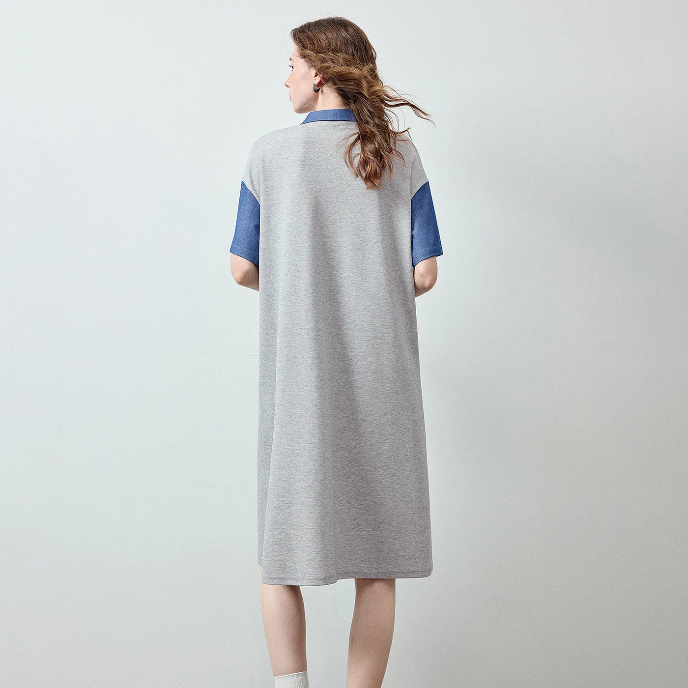 Vestido Polo Curto Jeans com Recortes