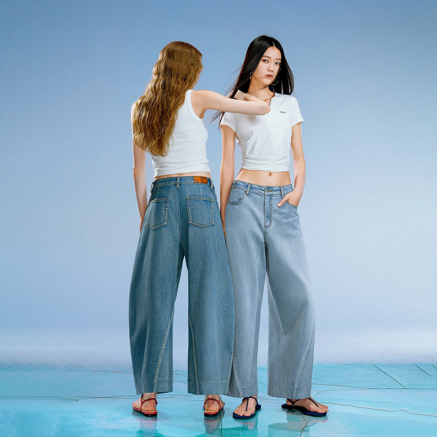 Calça Jeans Feminina Barrel Cropped Leve com Elastano