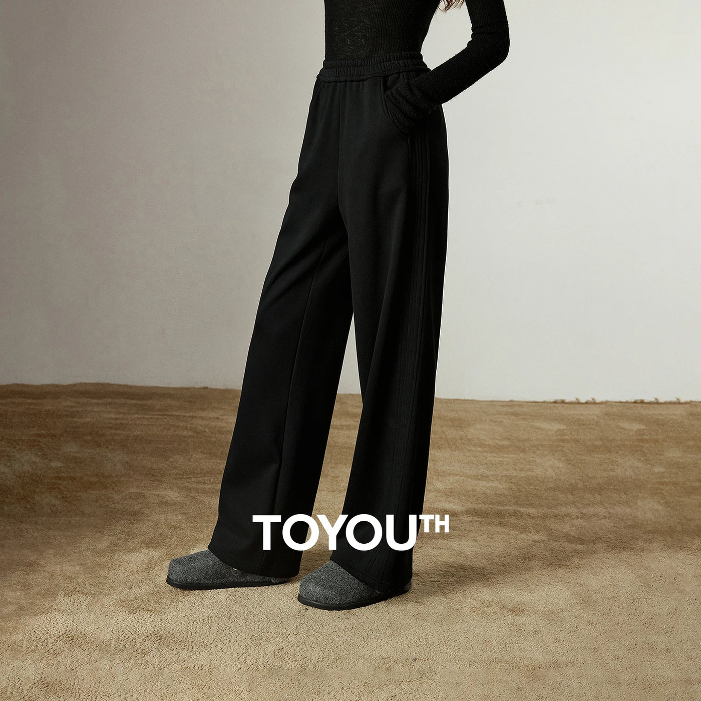 Calça Feminina Wide Leg Forrada com Cós Elástico