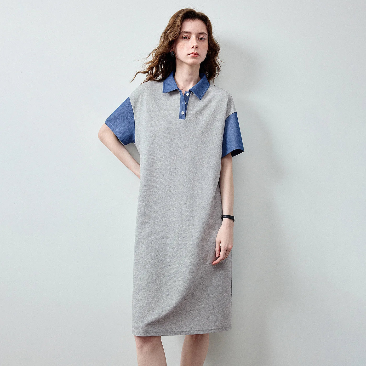 Vestido Polo Curto Jeans com Recortes