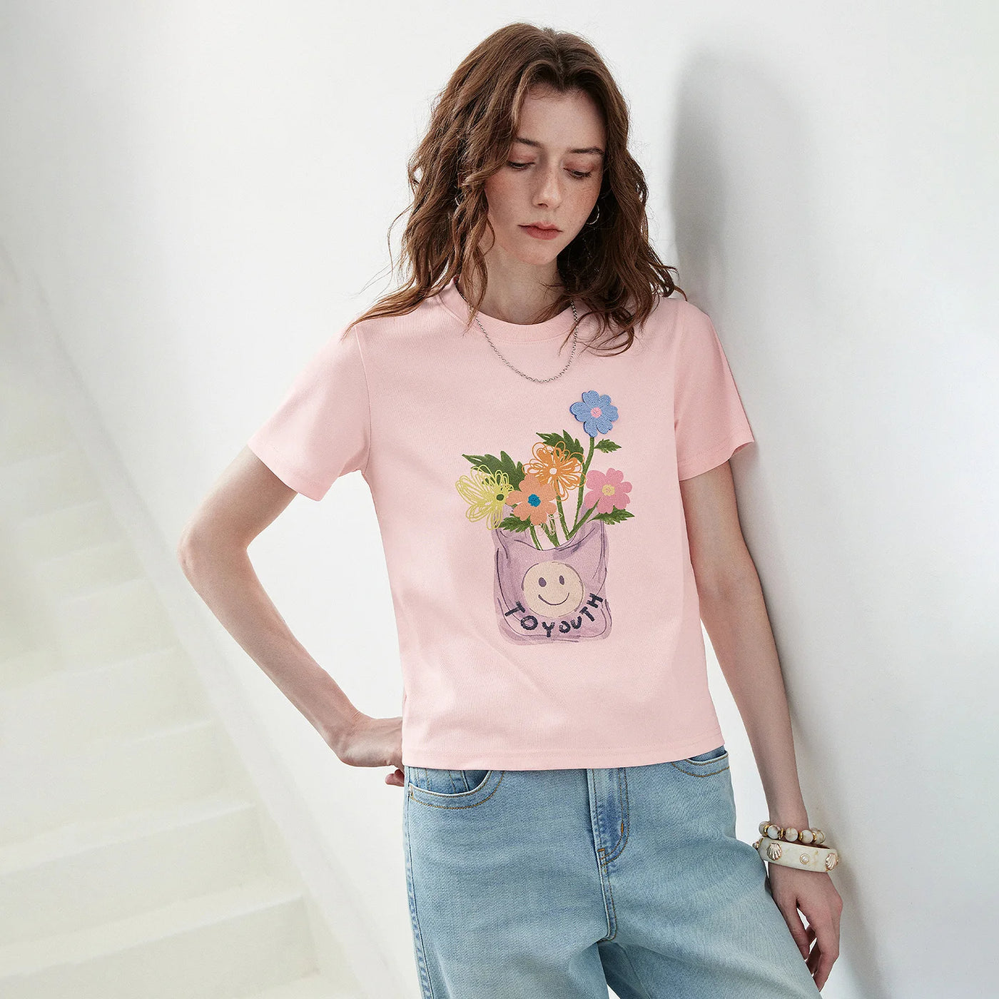 Camiseta Feminina de Algodão Slim com Estampa Floral