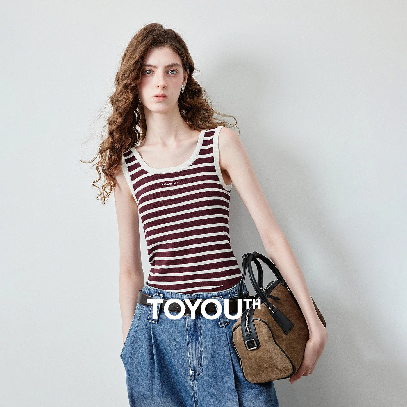 Blusa Feminina de Tricô com Lã e Barra Assimétrica