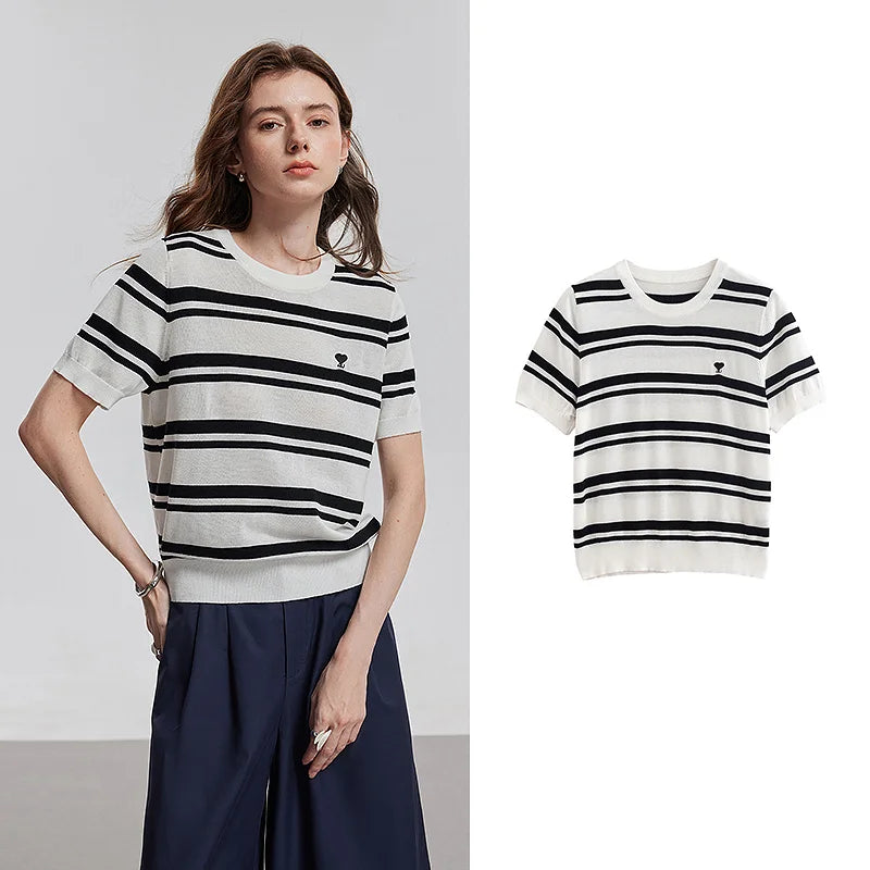 Blusa Feminina de Tricô Listrada com Bordado