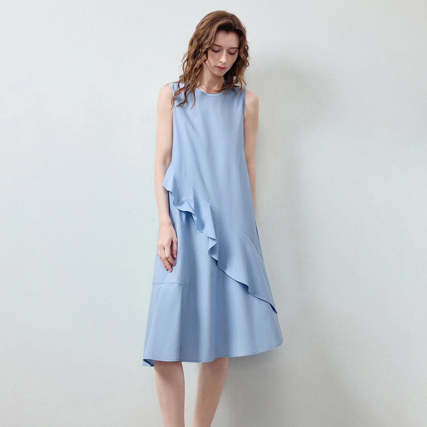 Vestido Curto em Algodão com Babados