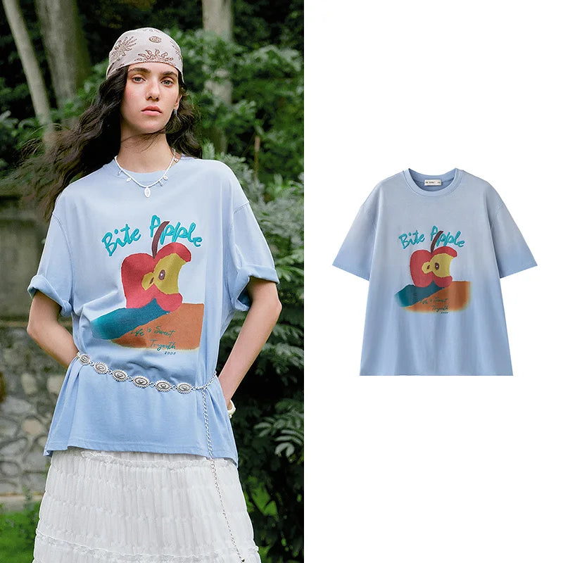Camiseta Feminina Degradê com Estampa de Maçã
