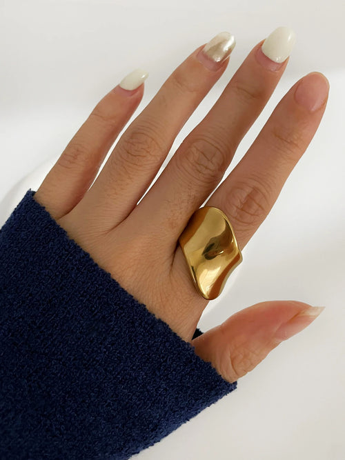 Anel Dome Polido Escultural com Banho Ouro 18K