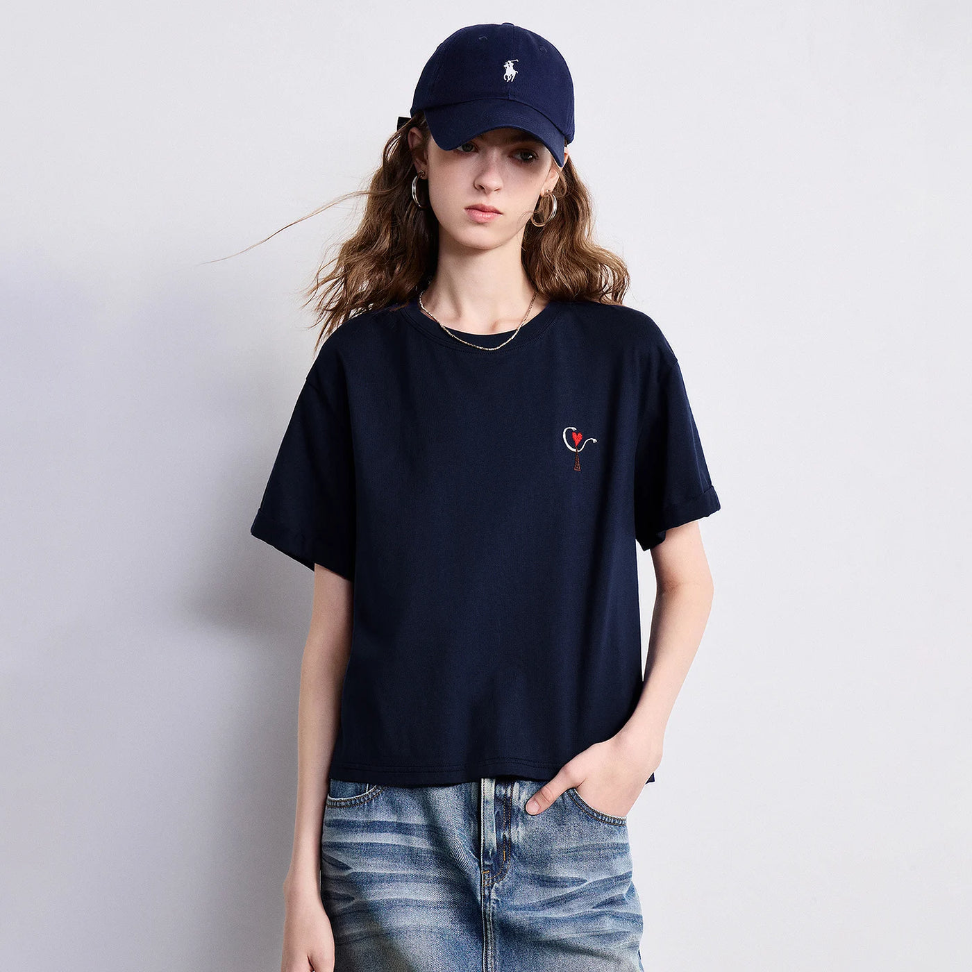 Camiseta Feminina 100% Algodão com Bordado Artístico
