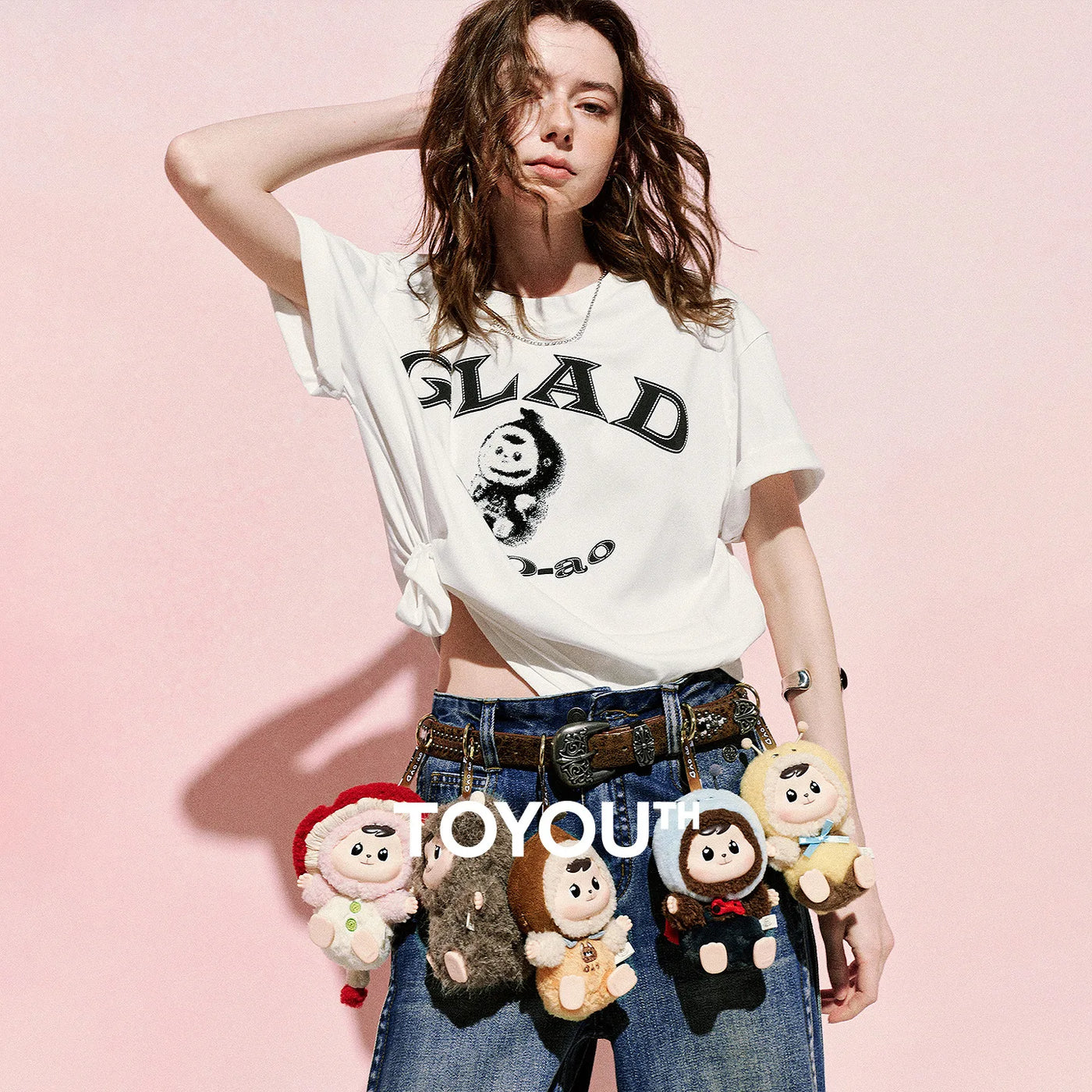 Camiseta Feminina de Algodão Oversized com Ombro Deslocado