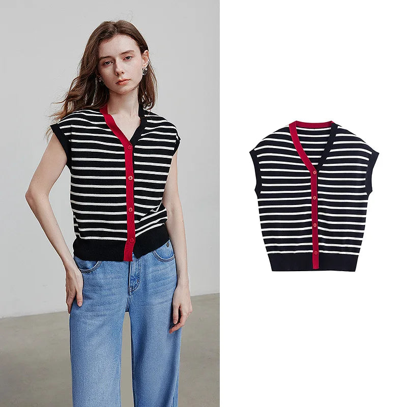 Blusa Feminina de Tricô Listrada Manga Curta