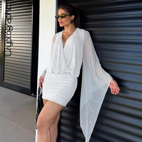 Vestido Curto Feminino Poá com Manga Sino