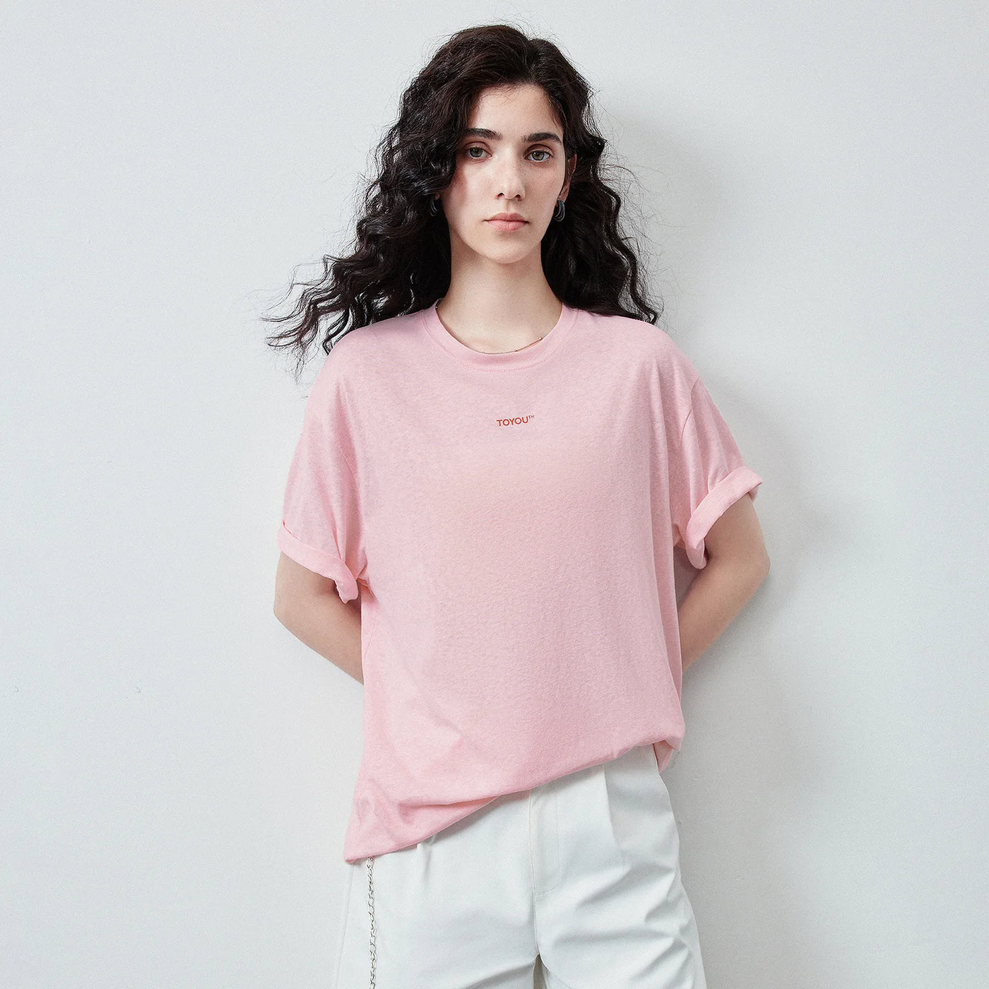 Camiseta Feminina Oversized com Estampa Maçã e Efeito Neve