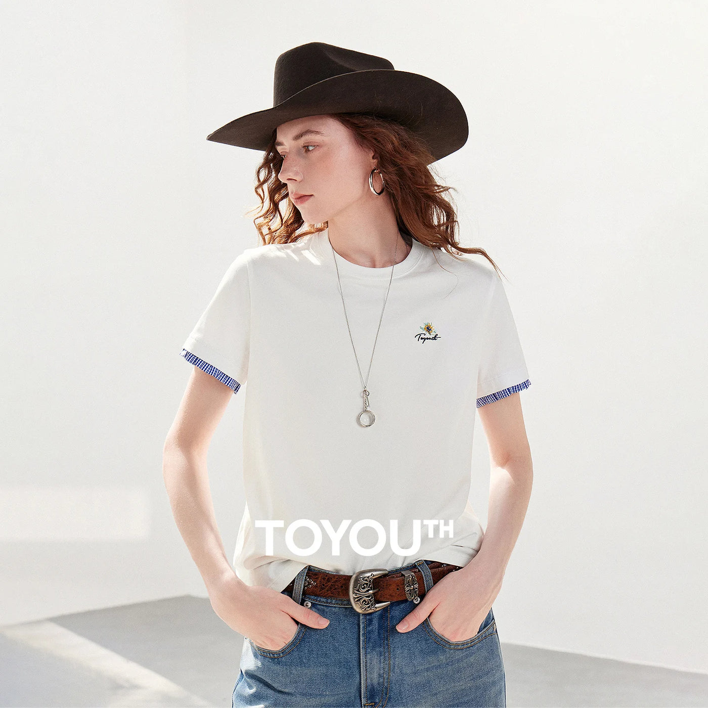Camiseta Feminina Xadrez de Algodão com Bordado Floral