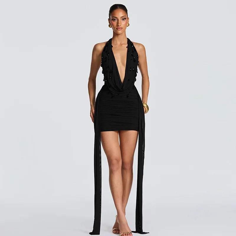 Vestido Curto Feminino Frente Única com Pedraria