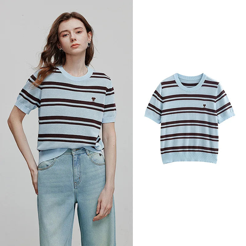 Blusa Feminina de Tricô Listrada com Bordado