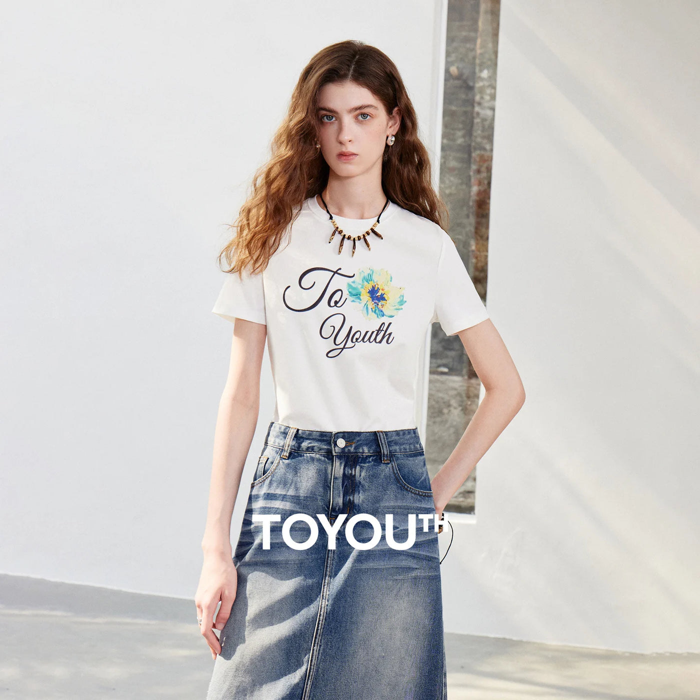 Camiseta Feminina de Liocel com Estampa Artística