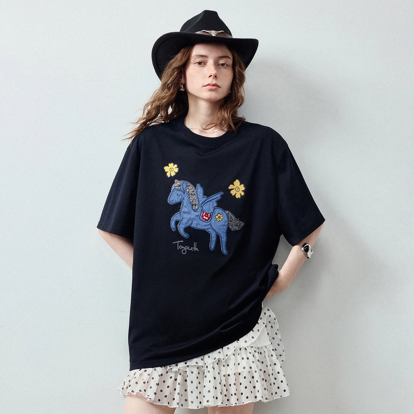 Camiseta Feminina de Algodão com Bordado Pônei Jeans