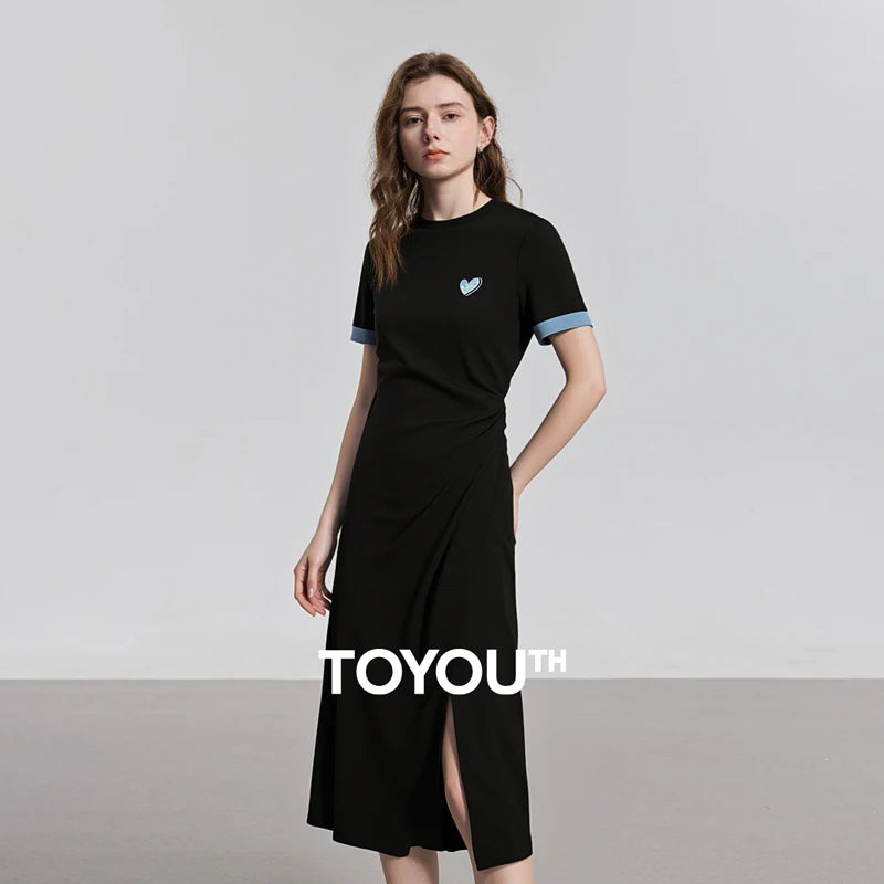 Vestido Midi com Recortes e Bordado