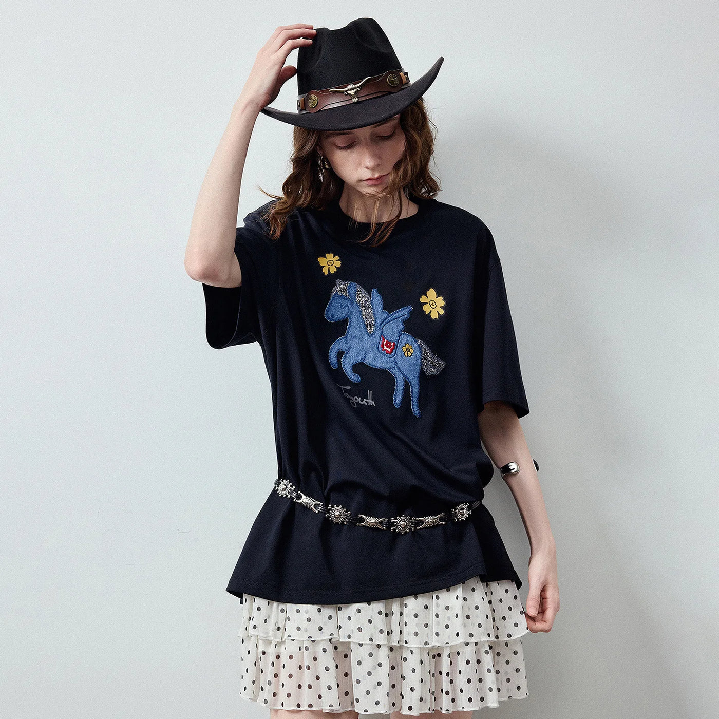 Camiseta Feminina de Algodão com Bordado Pônei Jeans