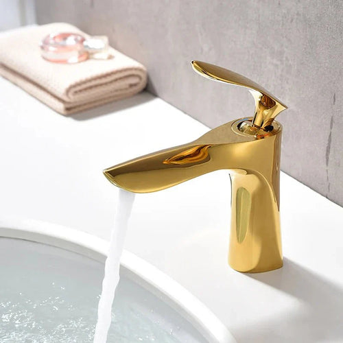 Torneira para banheiro Elegância Monocomando com Design em Bica Alta e Acabamento Cromado Premium.