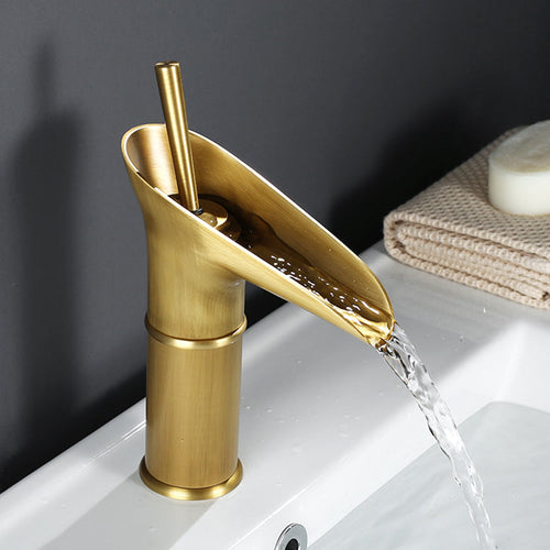 Torneira de Cascata em Latão Antigo - Misturador de Pia de Banheiro com Design de Alça Única