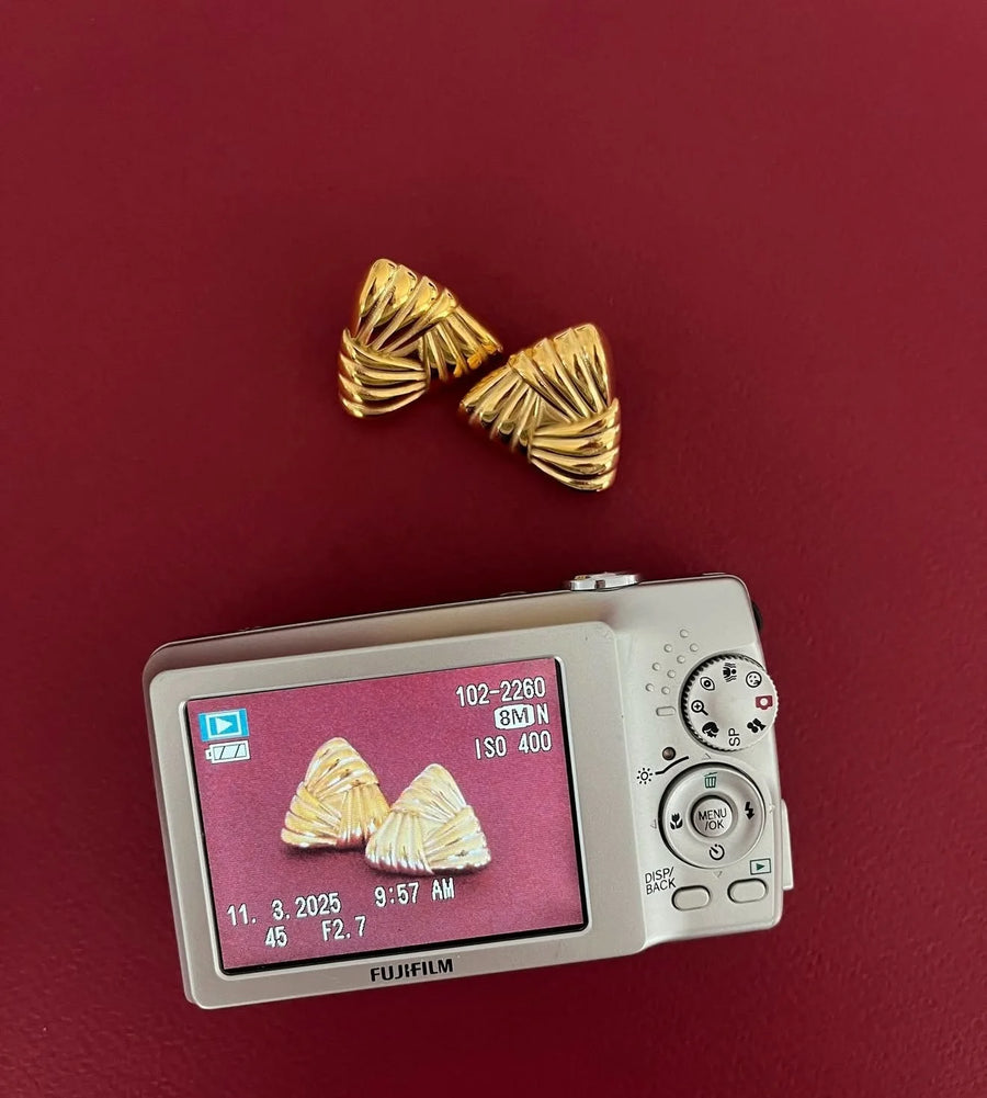 Brinco de Pino Vintage com Banho Ouro 18K