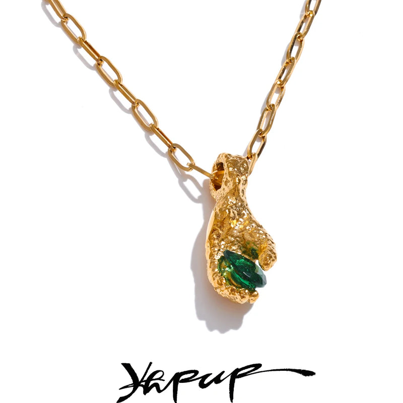 Colar Feminino com Pingente Gota e Zircônia