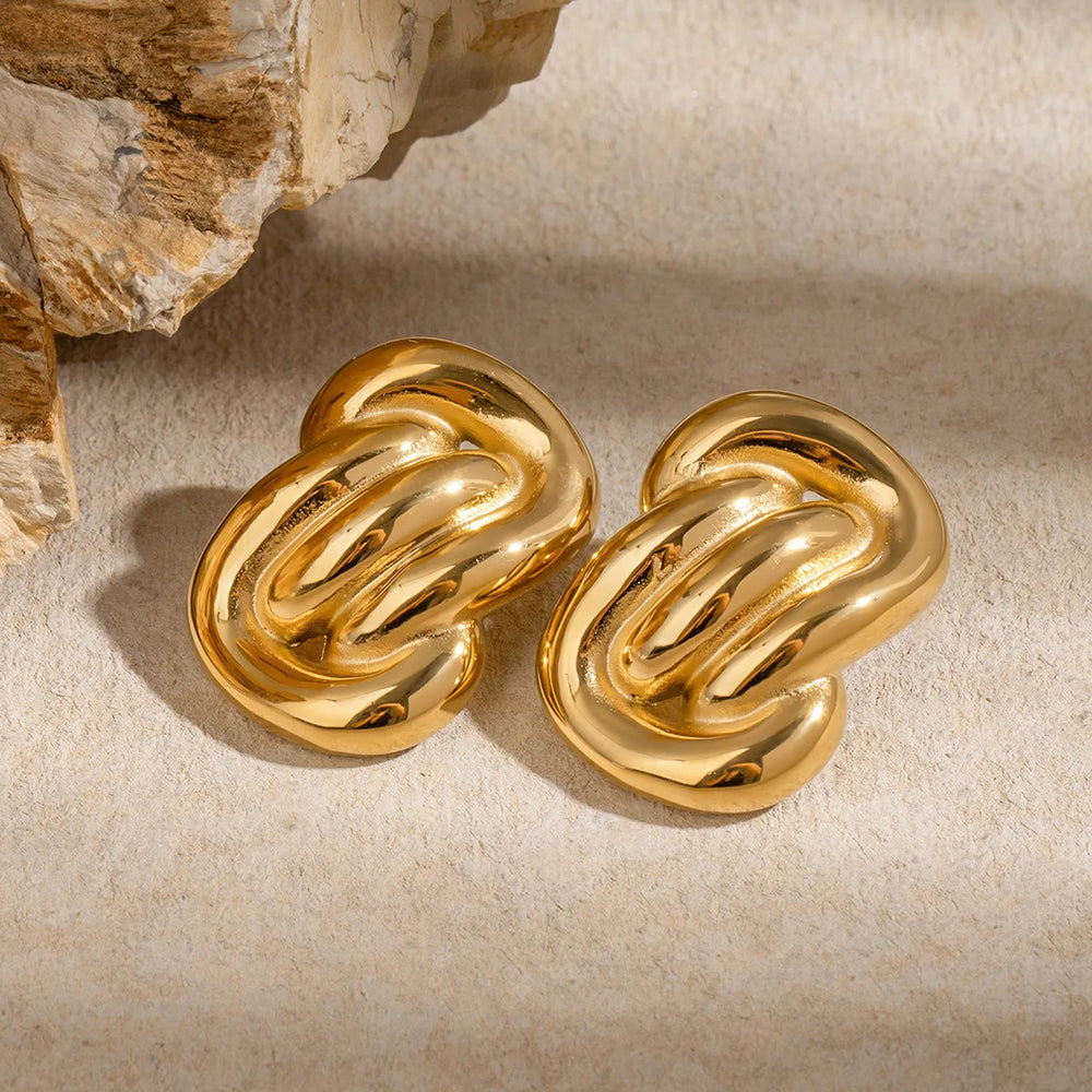 Brinco Irregular Marcante com Banho Ouro 18K