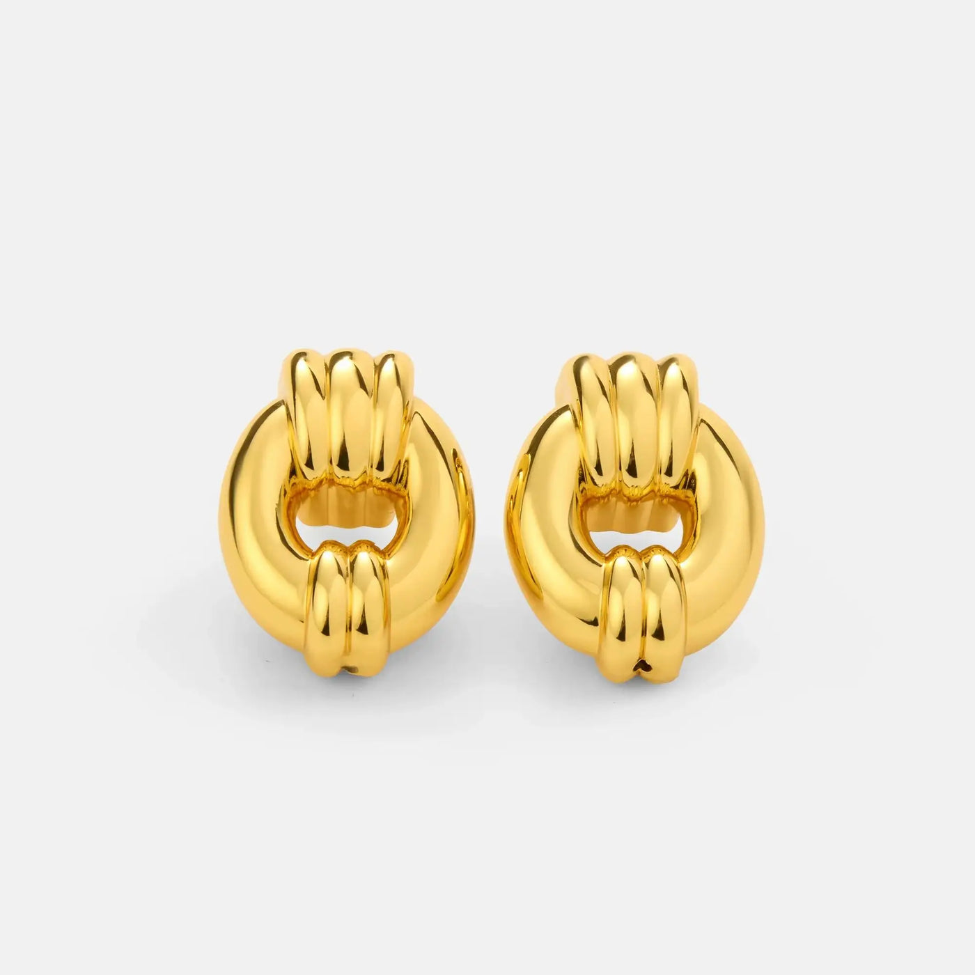 Brinco Batedor Volumoso com Banho Ouro 18K