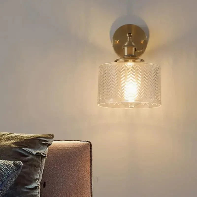 Arandela Clássica de Parede em Metal Dourado com Vidro