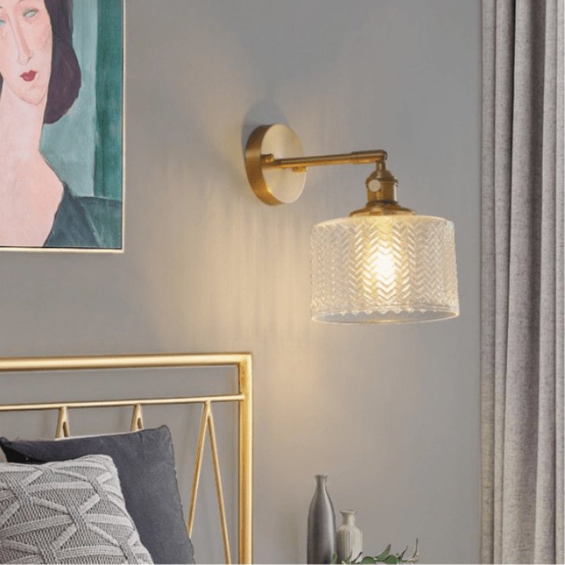 Arandela Clássica de Parede em Metal Dourado com Vidro