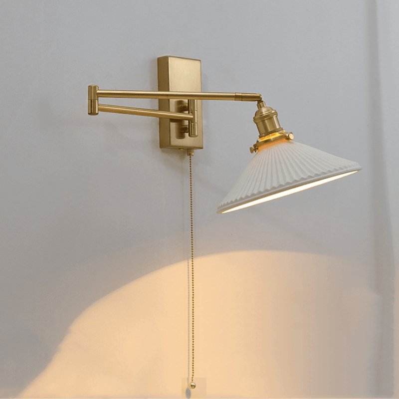 Arandela Retrô Dourada de Parede Articulada