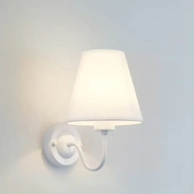 Arandela de Parede Vintage em Estilo Abajur Branco com base Branca