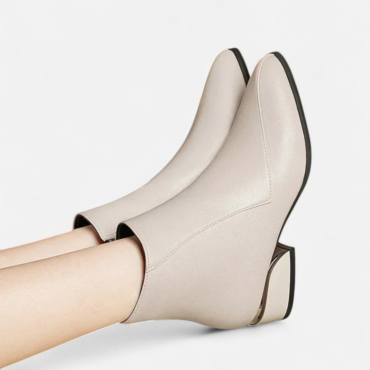 Bota de Cano Curto Feminina – Sofisticação Refinada para o Dia a Dia