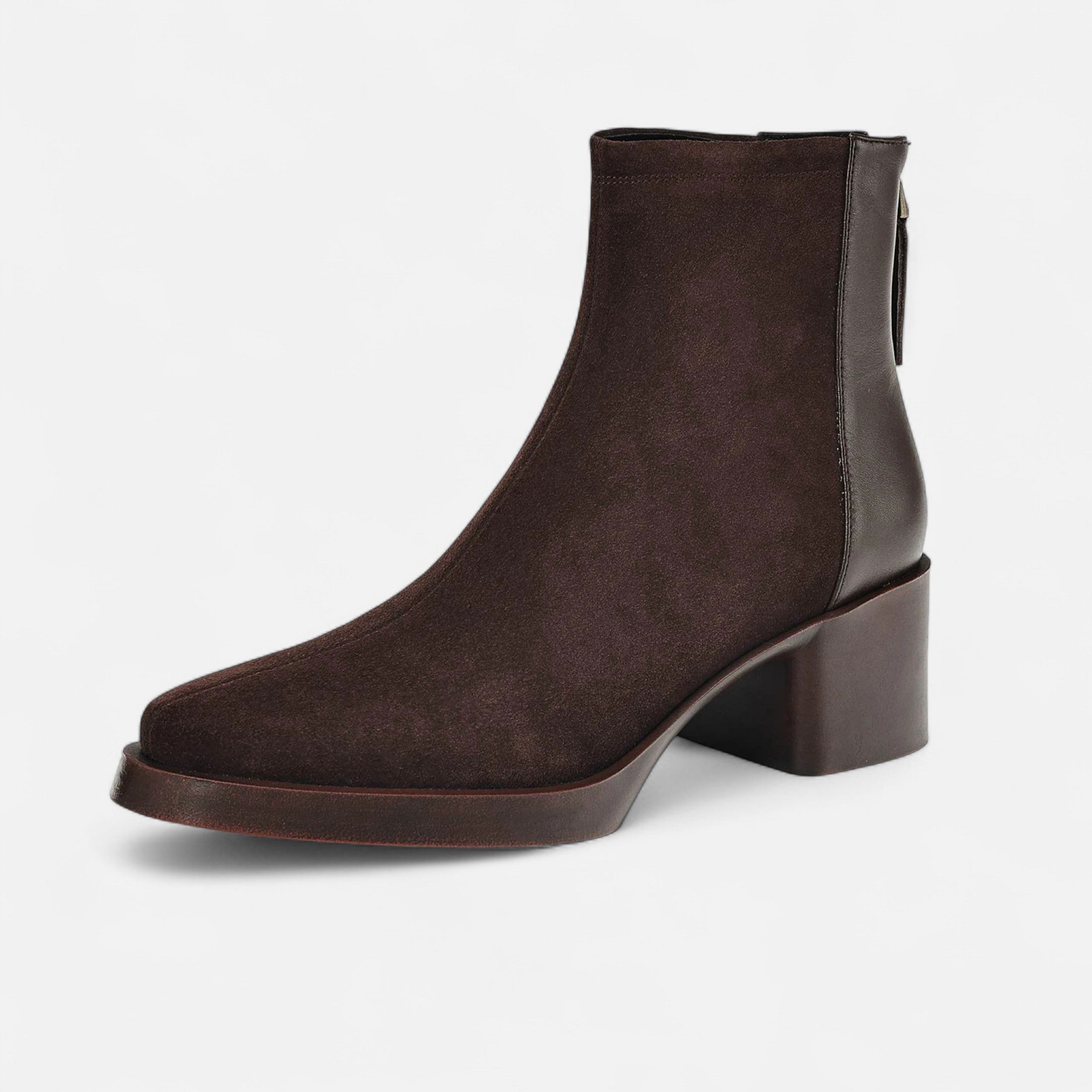 Bota de Cano Curto em Couro Suede para Mulheres – Bico Quadrado e Salto Médio Marrom
