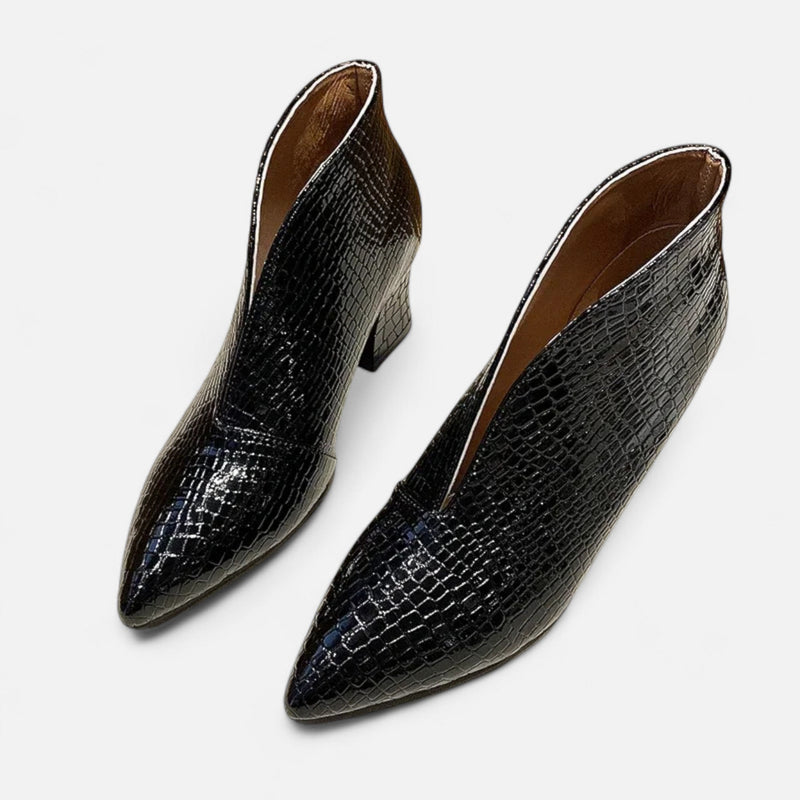 Botas de Cano Curto em Couro Sintético com Corte em V para Mulheres