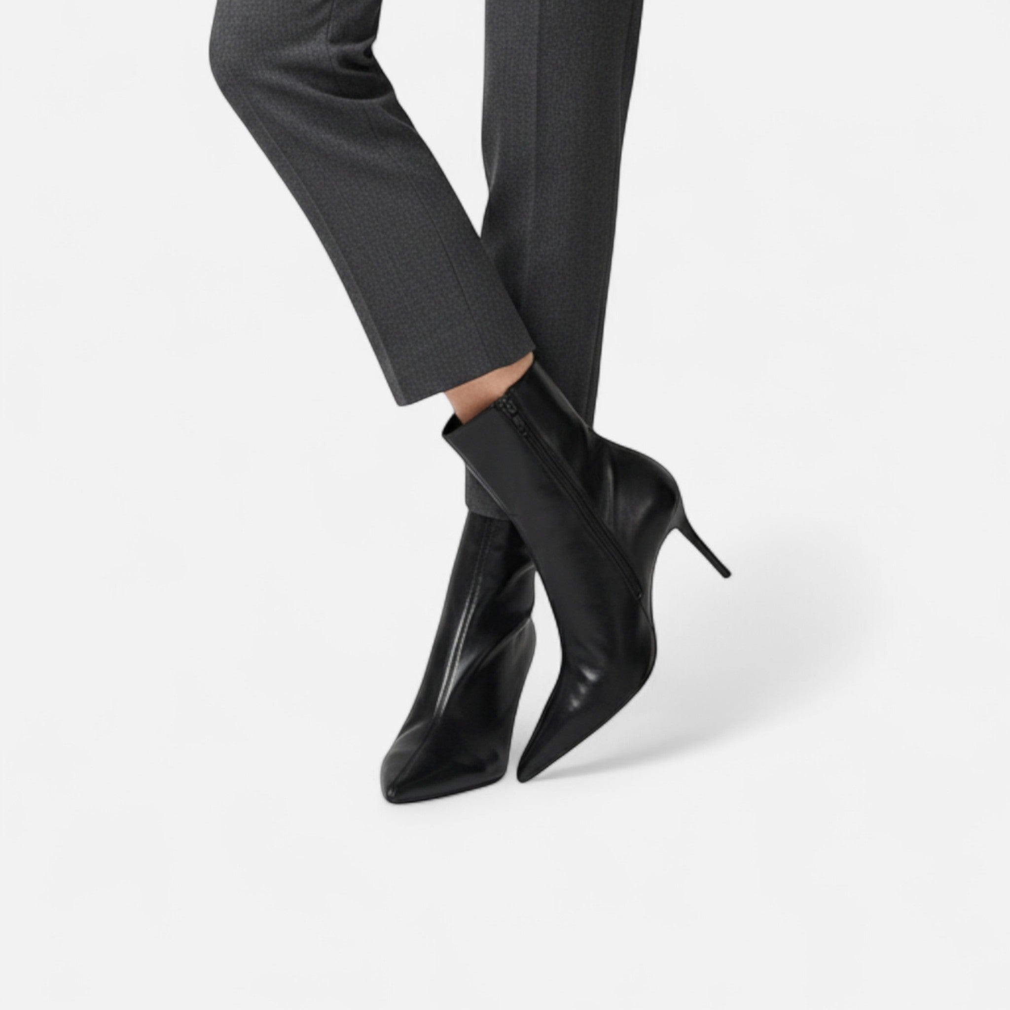 Botas de Salto Alto com Bico Fino para Mulheres – Elegância Retro Luxuosa