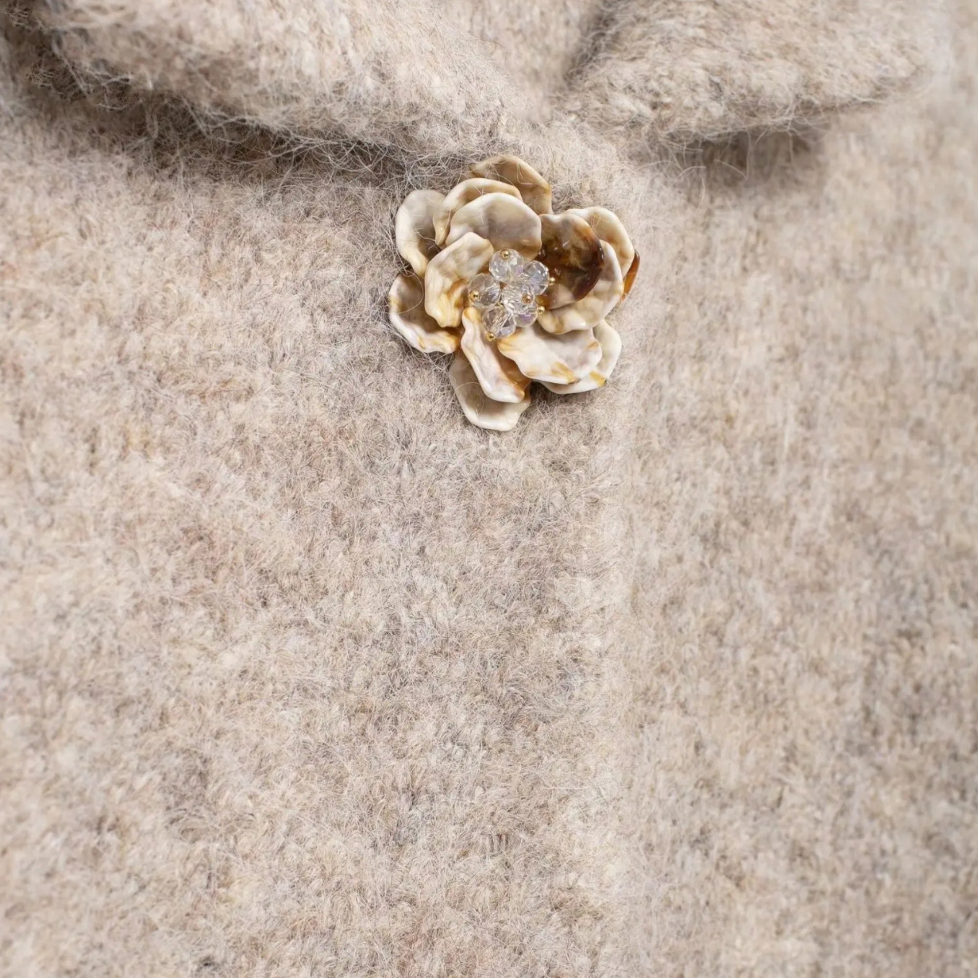 Cardigã Floral Feminino com Botões - Estilo Elegante e Delicado