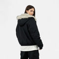 Casaco Feminino de Inverno com Capuz – Estilo Vintage e Gola de Pele