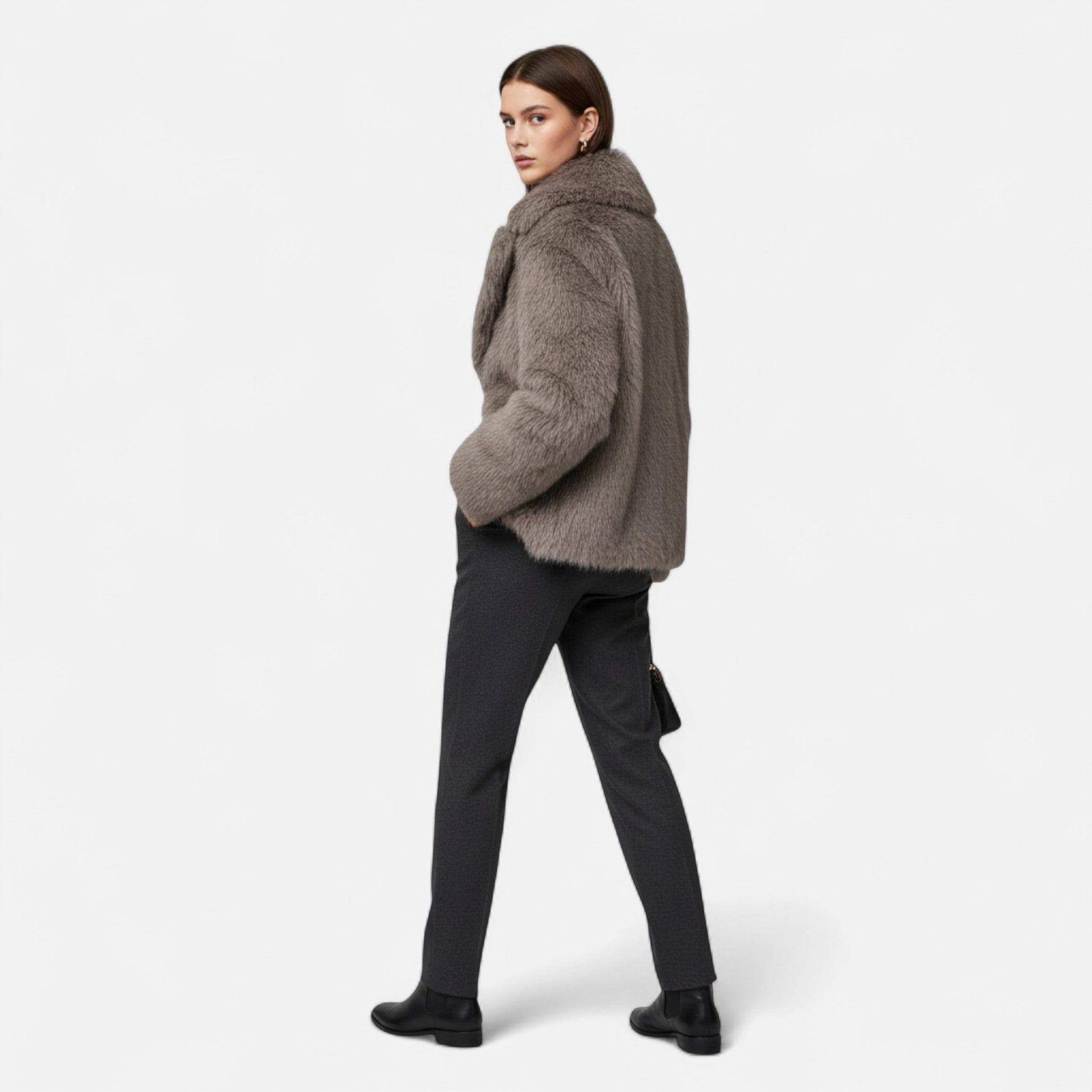 Casaco de Pele Sintética Feminino – Elegância de Rua no Inverno