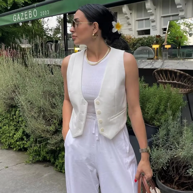 Colete feminino Branco com botões