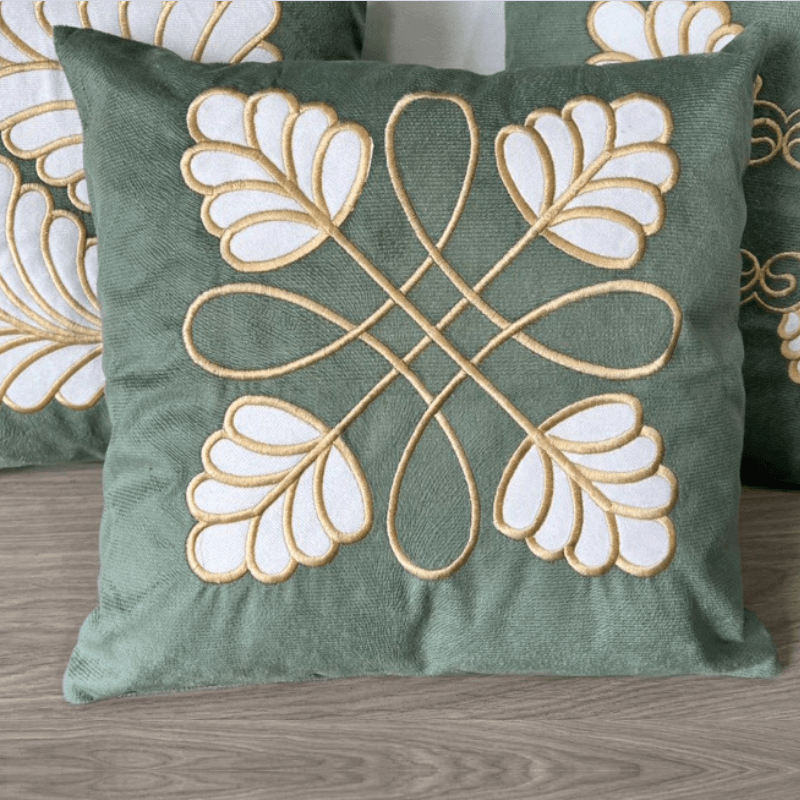 Conjunto com 5 Capas de Almofada Bordadas 45x45cm