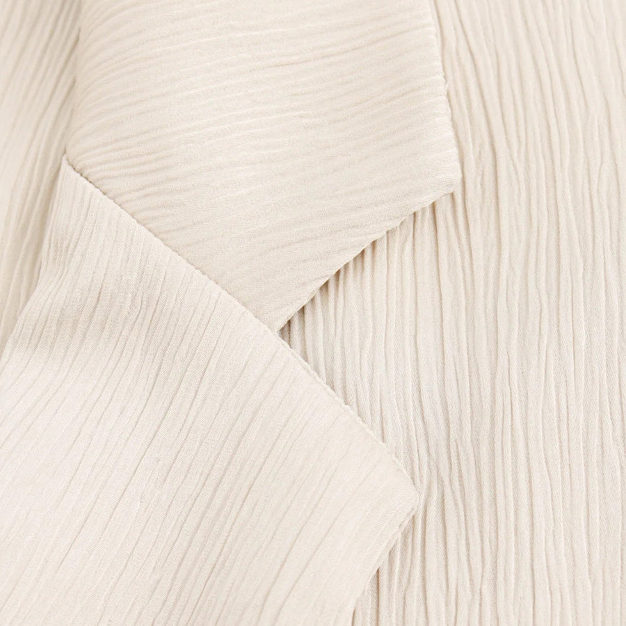 Conjunto de Blazer e Calças Amassadas Feminino – Elegância Escultural para o Outono