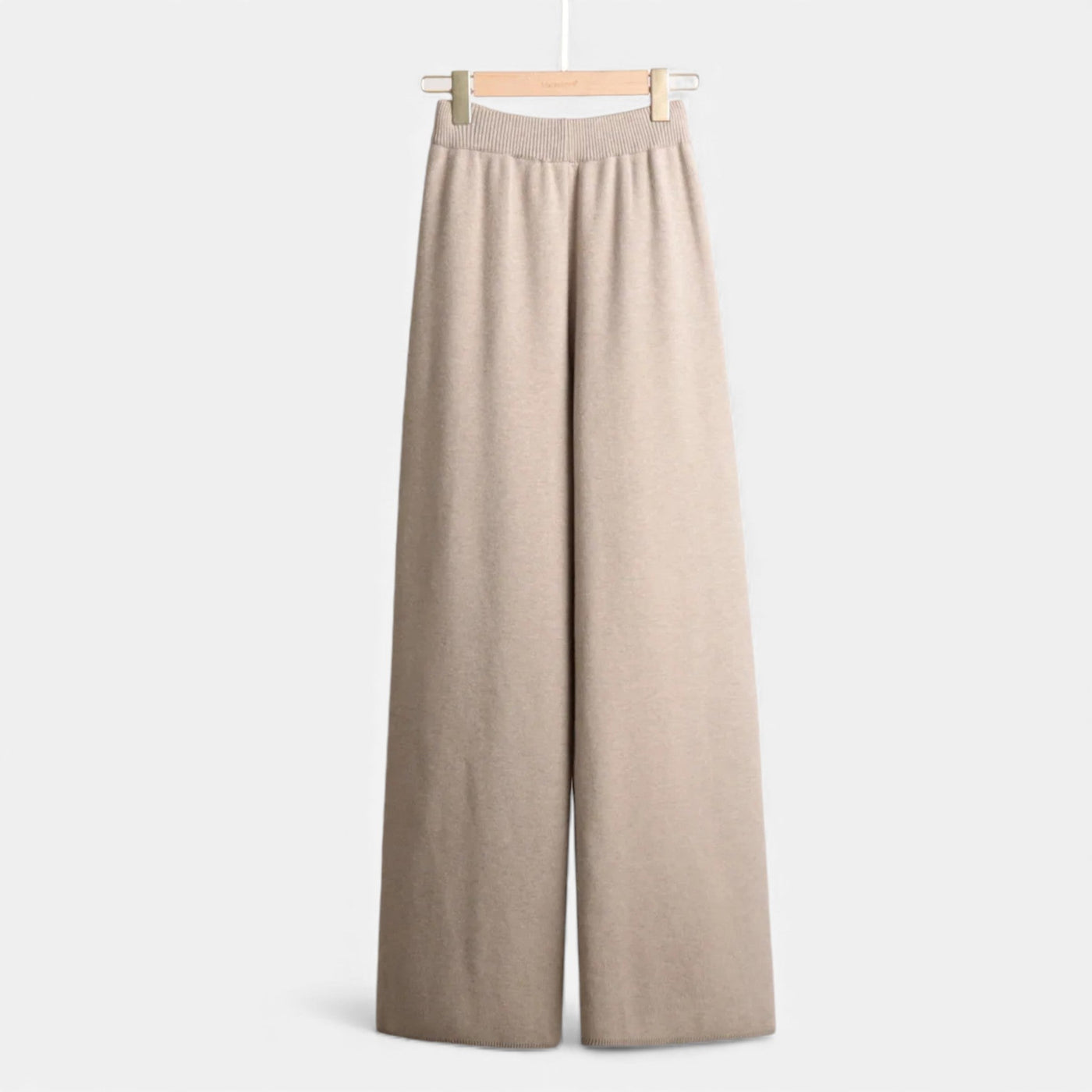 Conjunto de Lounge em Toque de Cashmere para Mulheres com Elegante Detalhe em Tricô