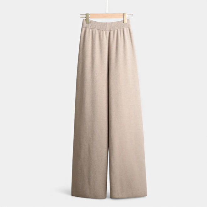 Conjunto de Lounge em Toque de Cashmere para Mulheres com Elegante Detalhe em Tricô