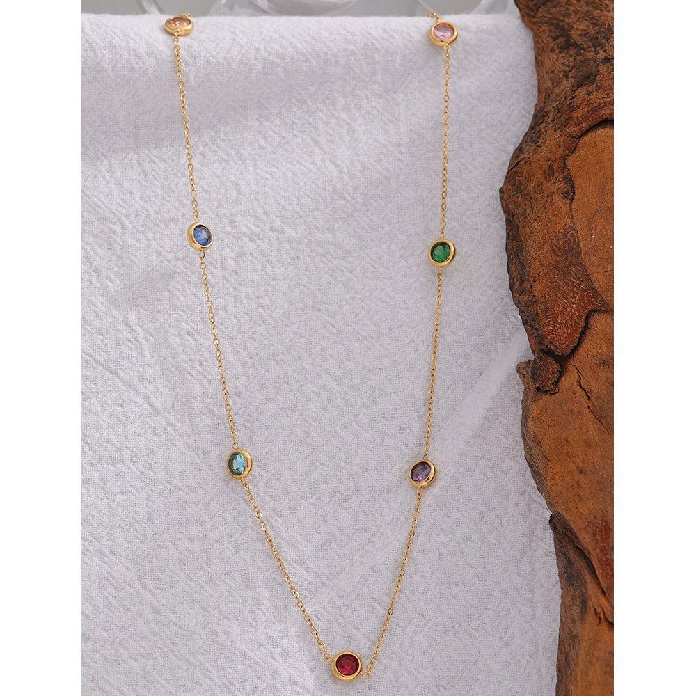 Colar Feminino Geométrico com Zircônias Coloridas em Aço 316L