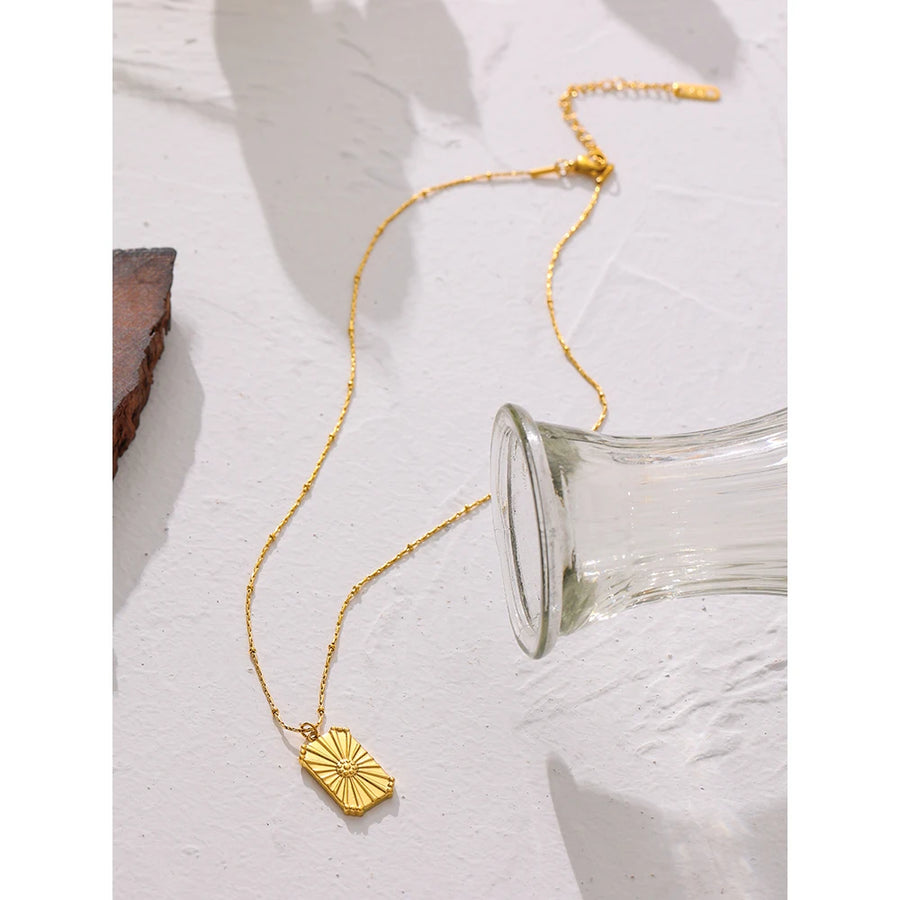 Colar Feminino Quadrado em Aço Inoxidável 3