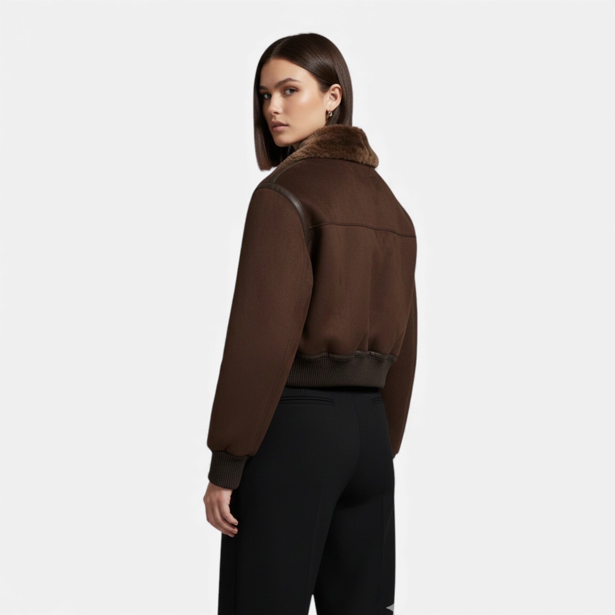 Jaqueta Bomber Feminina Marrom Luxuosa com Detalhes em Pelúcia