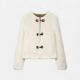 Jaqueta Feminina de Botão Toggle em Pelo Sintético Creme